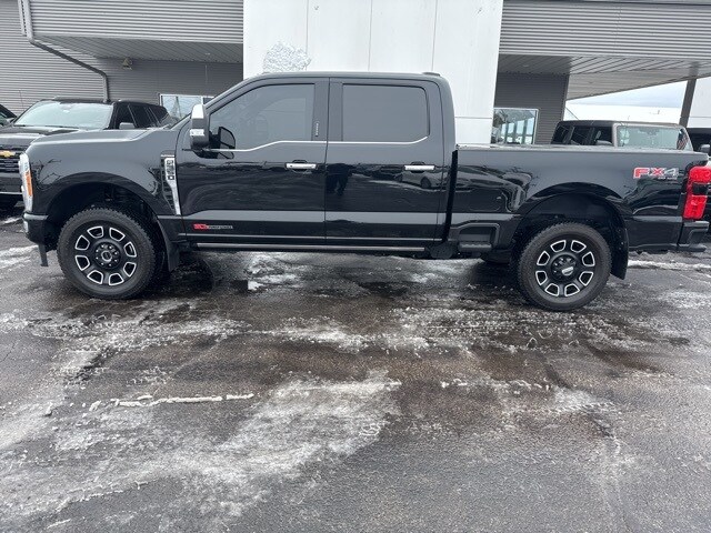 2023 Ford F-350 XL photo 2