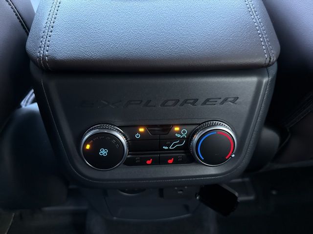 2026 Ford Explorer Platinum - Photo 32