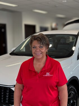 Staff member Michelle Stewart  from ID_8e8681