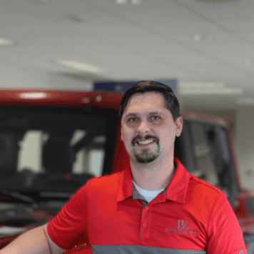 Staff member Dave Western from ID_6ba371