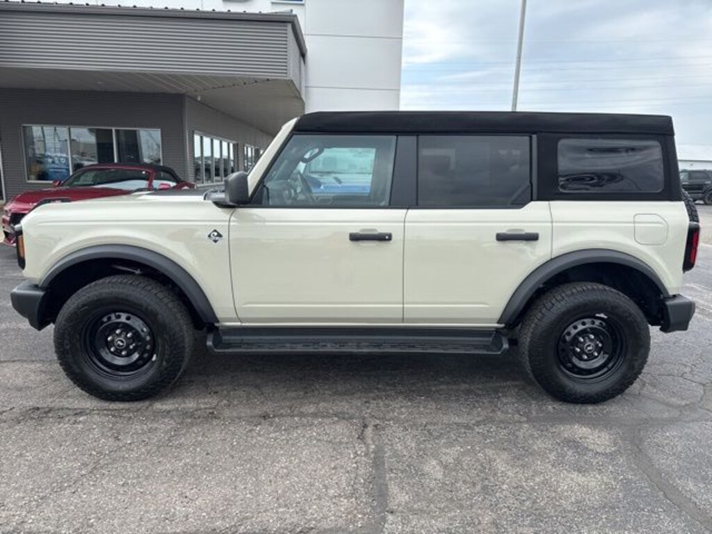 New 2026 Ford Bronco Outer Banks SUV