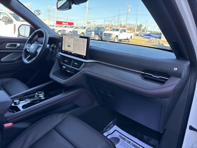 2026 Ford Explorer Platinum - Photo 38