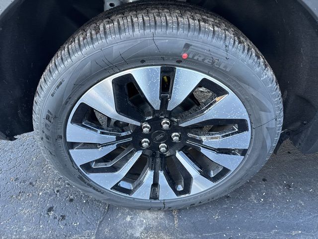 2026 Ford Explorer Platinum - Photo 10