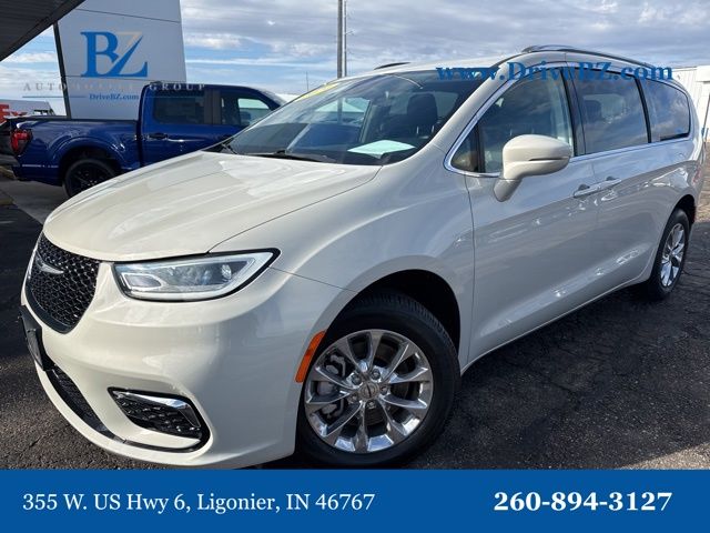 2021 Chrysler Pacifica Touring L's photo