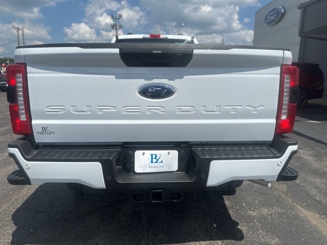 2025 Ford F-350 photo 3