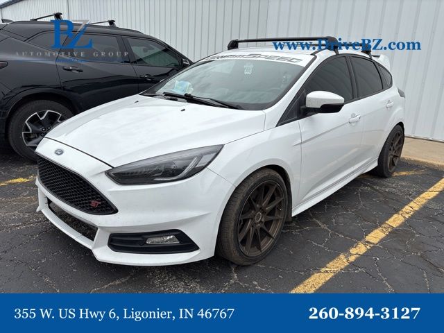 2015 Ford Focus 5 Door Hatch ST's photo