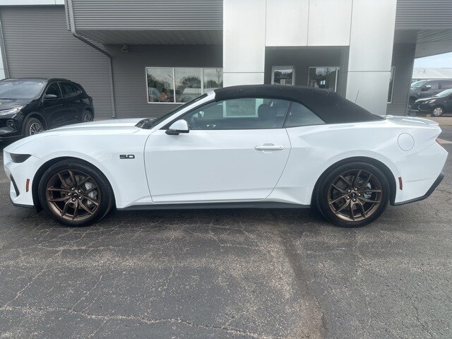 2025 Ford Mustang GT Premium Convertible photo 2