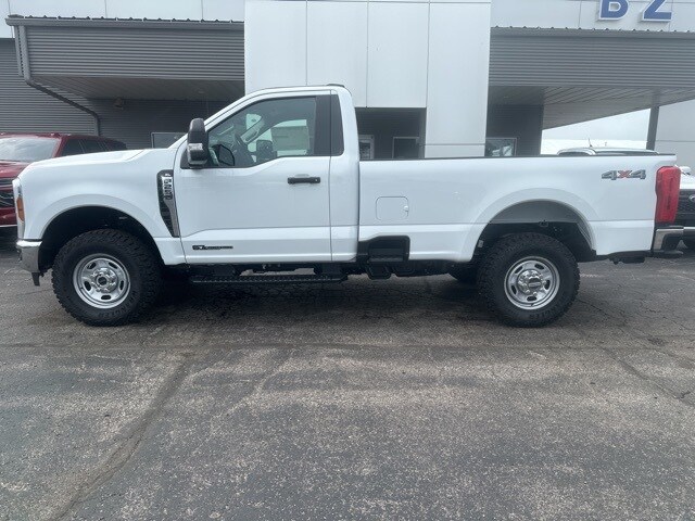 2025 Ford F-250 photo 2