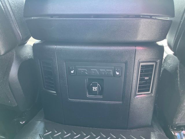 2018 RAM Ram 1500 Pickup Laramie - Photo 31