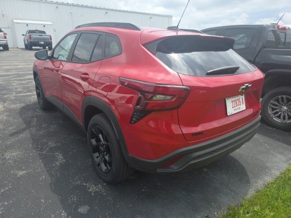 Used 2026 Chevrolet Trax LT SUV