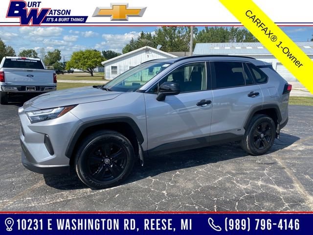 2024 Toyota RAV4 LE's photo