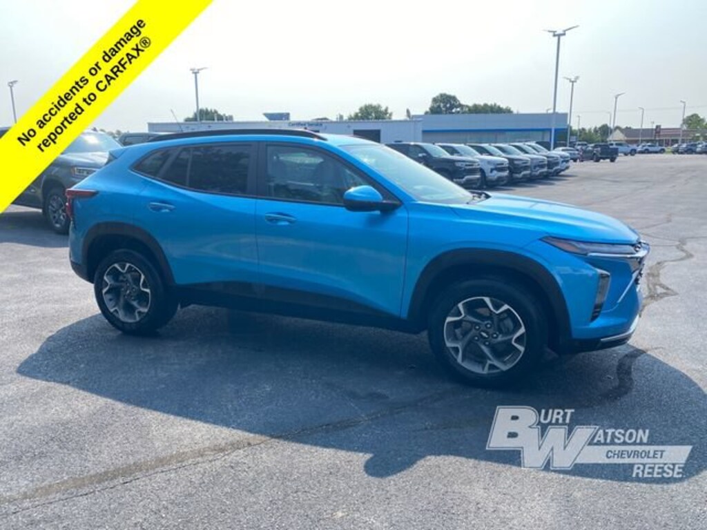 Used 2025 Chevrolet Trax LT SUV