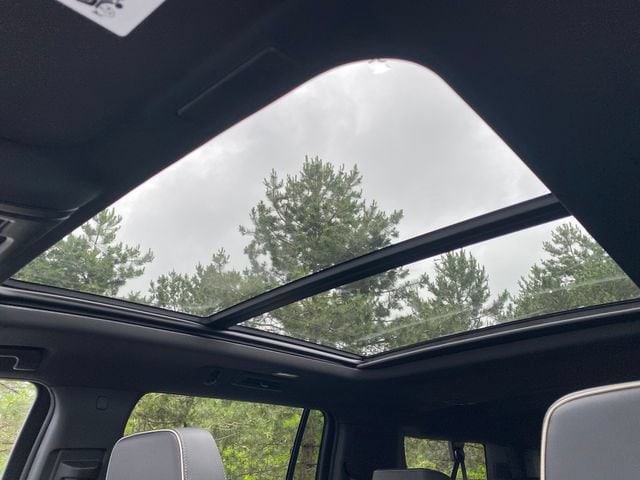 2026 Chevrolet Suburban Premier - Photo 32