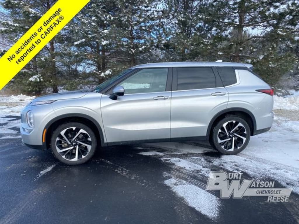 Used 2023 Mitsubishi Outlander SE