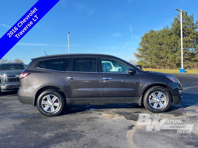 2016 Chevrolet Traverse 1LT photo 2