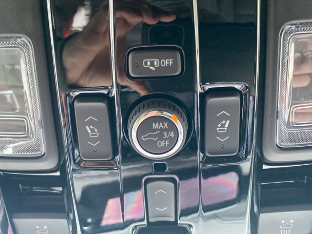 2026 Chevrolet Suburban Premier - Photo 36