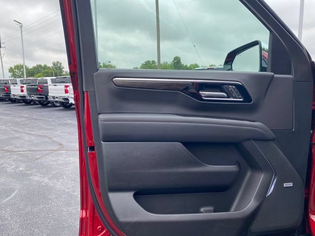 2026 Chevrolet Suburban Premier - Photo 12