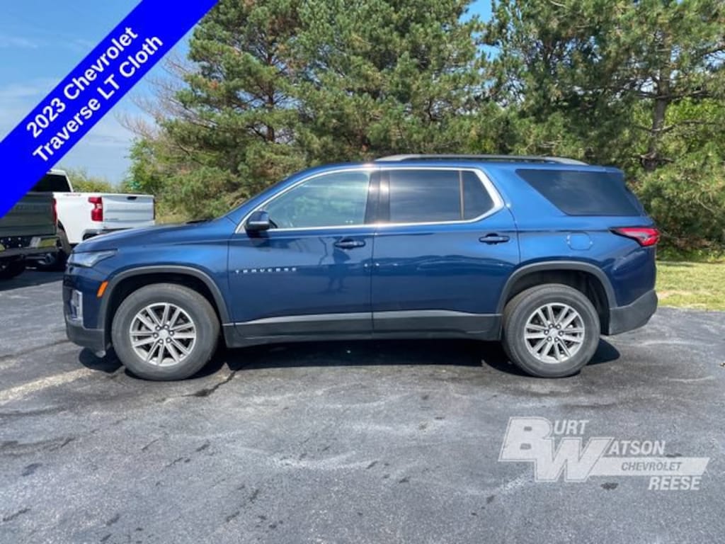 Used 2023 Chevrolet Traverse LT Cloth SUV