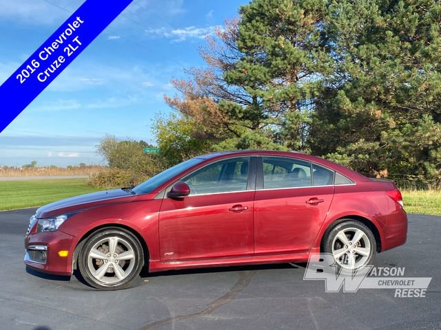 2016 Chevrolet Cruze LT photo 2