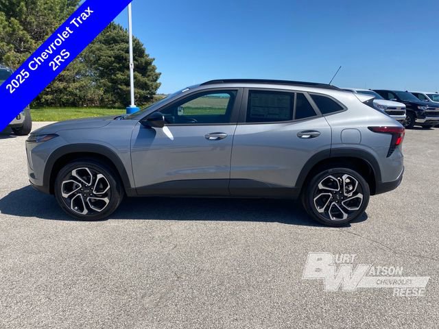 2025 Chevrolet Trax photo 2