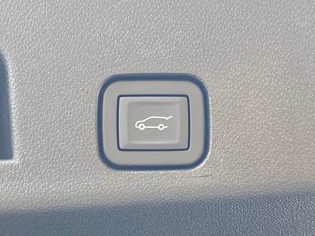 2027 Chevrolet Traverse Z71 - Photo 20