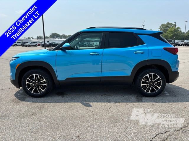 2025 Chevrolet Trailblazer LT photo 3