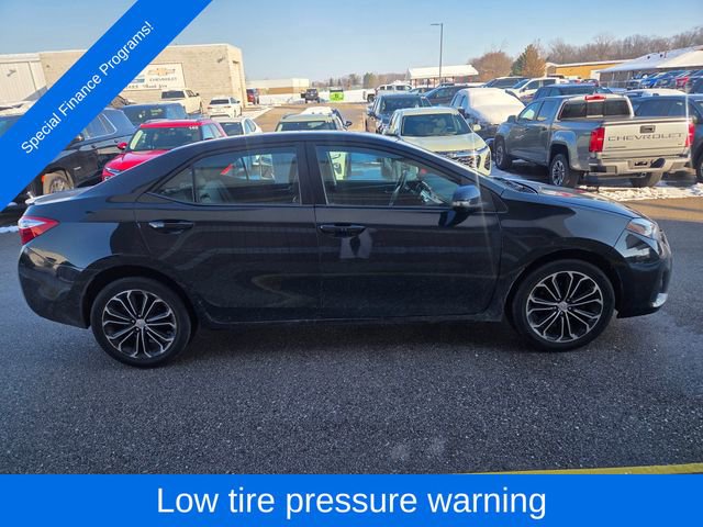 2015 Toyota Corolla LE photo 4