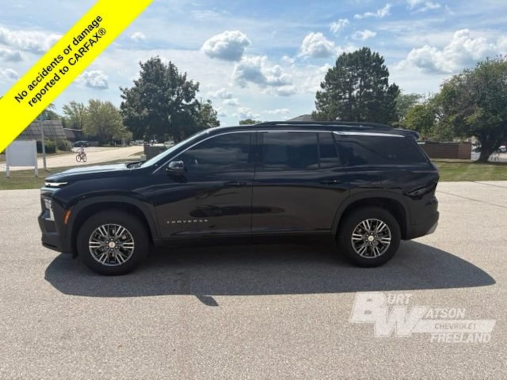 Used 2025 Chevrolet Traverse LT SUV