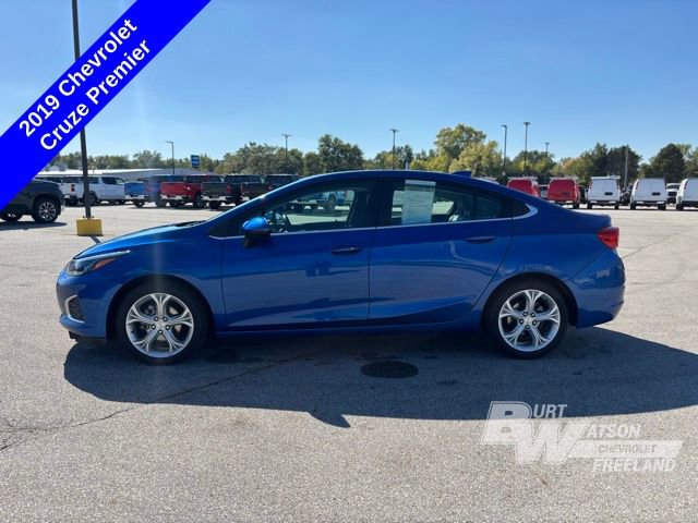 2019 Chevrolet Cruze Premier photo 2