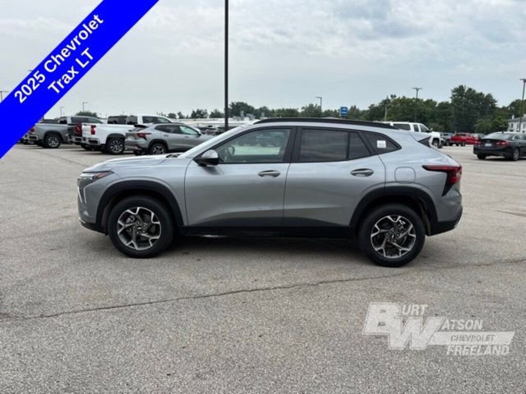 New 2025 Chevrolet Trax LT SUV