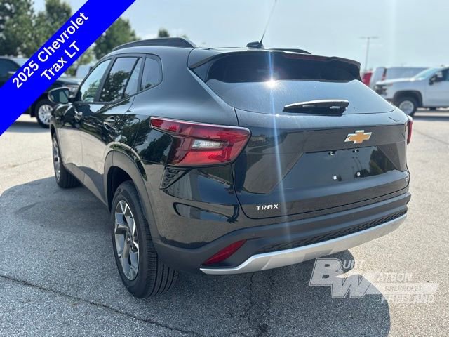 2025 Chevrolet Trax LT photo 4