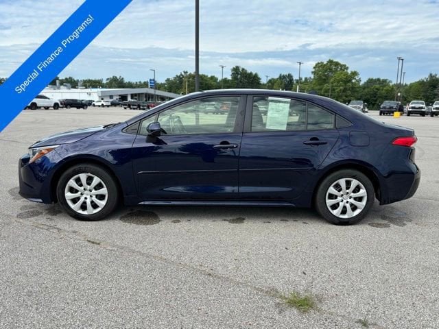 Used 2020 Toyota Corolla LE with VIN JTDEPRAE6LJ092990 for sale in Freeland, MI