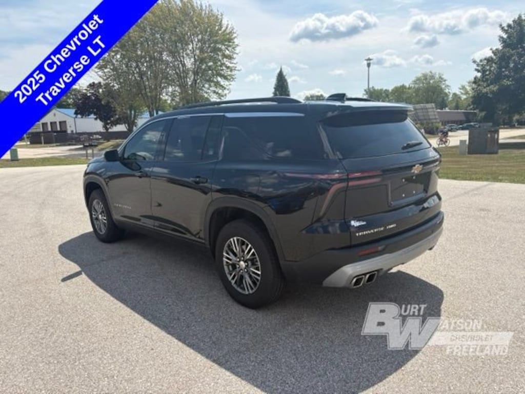 Used 2025 Chevrolet Traverse LT SUV