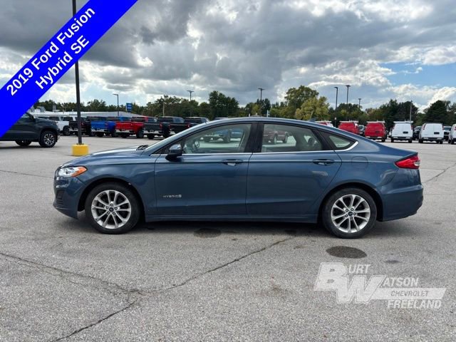 2019 Ford Fusion Hybrid SE photo 2