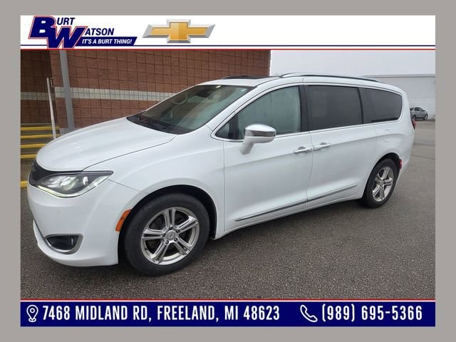 2018 Chrysler Pacifica Limited's photo