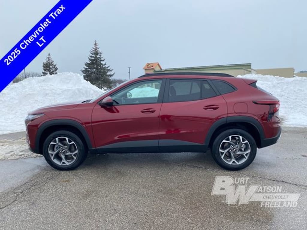 Used 2025 Chevrolet Trax LT SUV