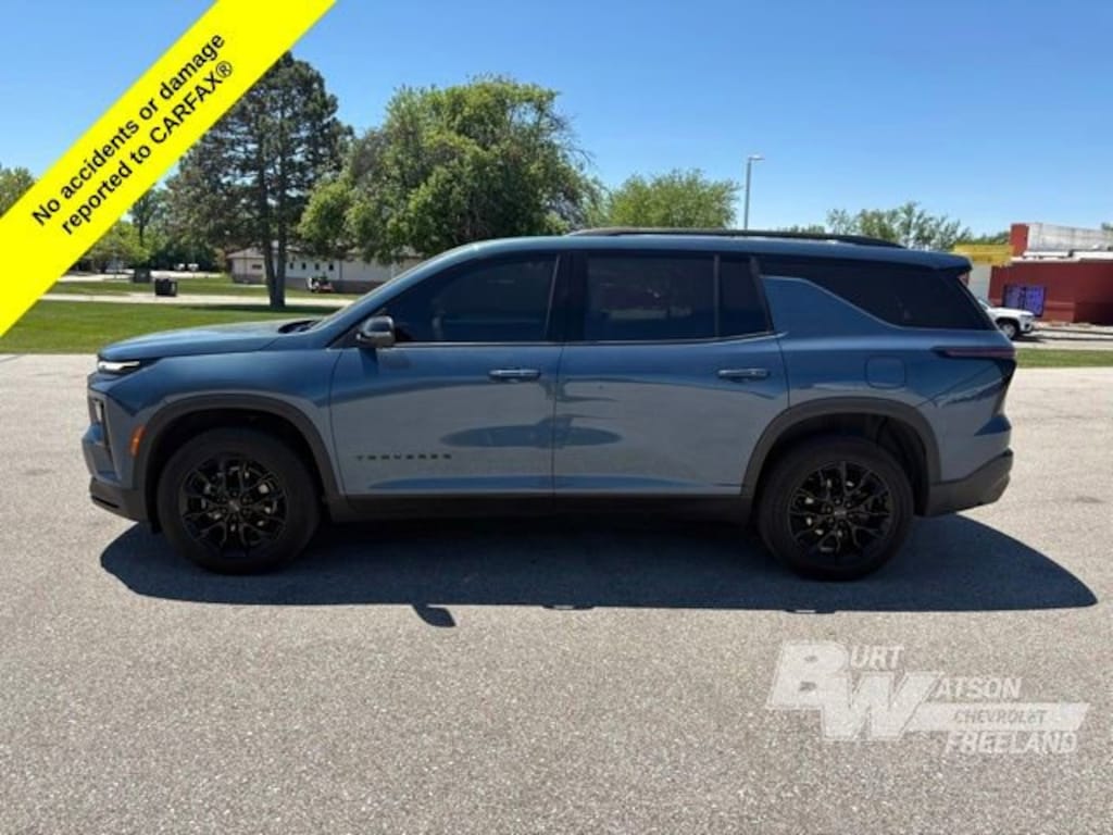 Used 2025 Chevrolet Traverse LT SUV