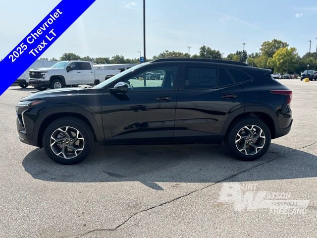 2025 Chevrolet Trax LT photo 3