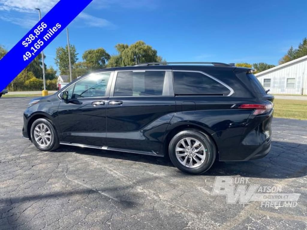 Used 2022 Toyota Sienna XLE