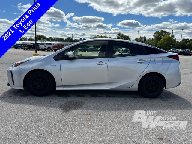 2021 Toyota Prius L Eco photo 2