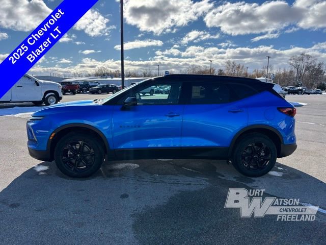 2025 Chevrolet Blazer 2LT photo 2