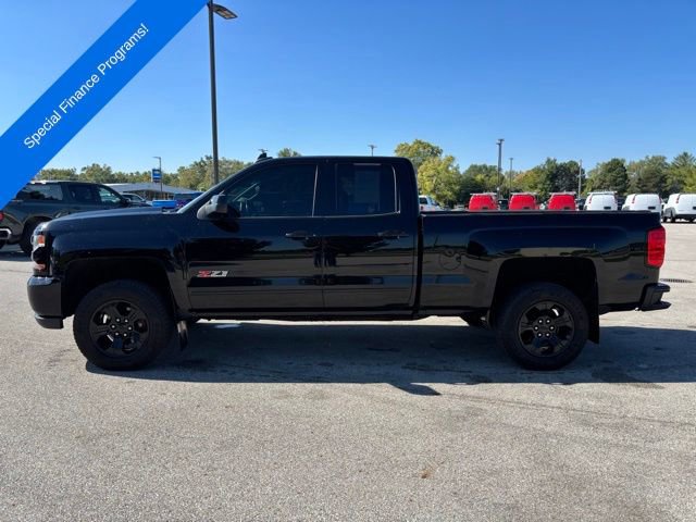 2018 Chevrolet Silverado 1500 LT photo 2