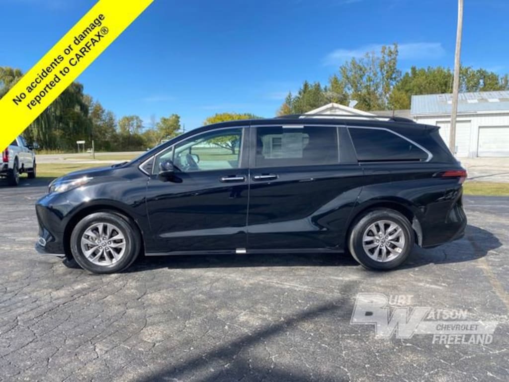 Used 2022 Toyota Sienna XLE
