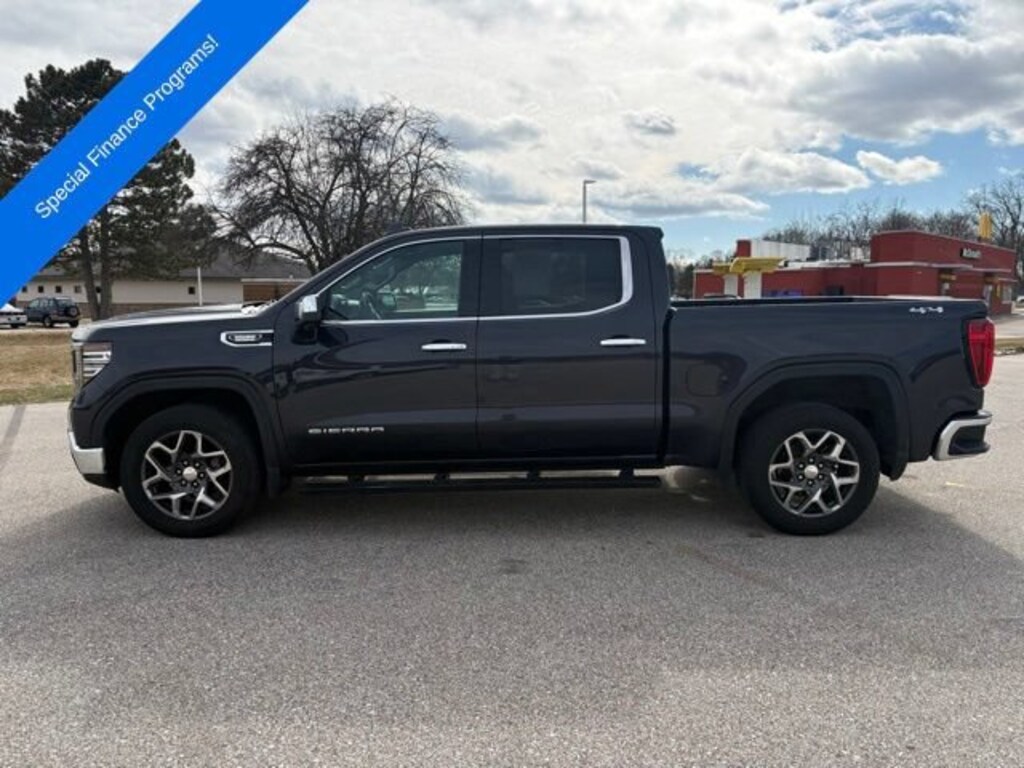 Used 2022 GMC Sierra 1500 SLT Truck