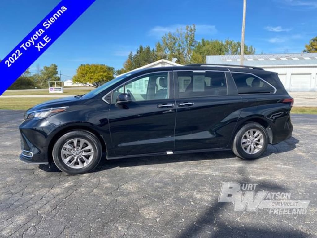 Used 2022 Toyota Sienna XLE
