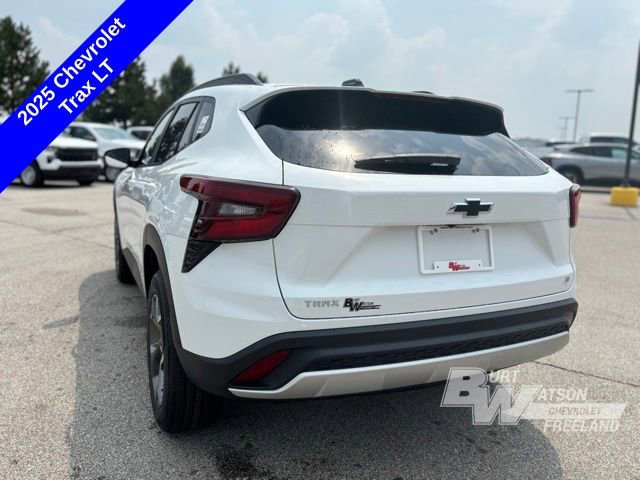 2025 Chevrolet Trax LT photo 3