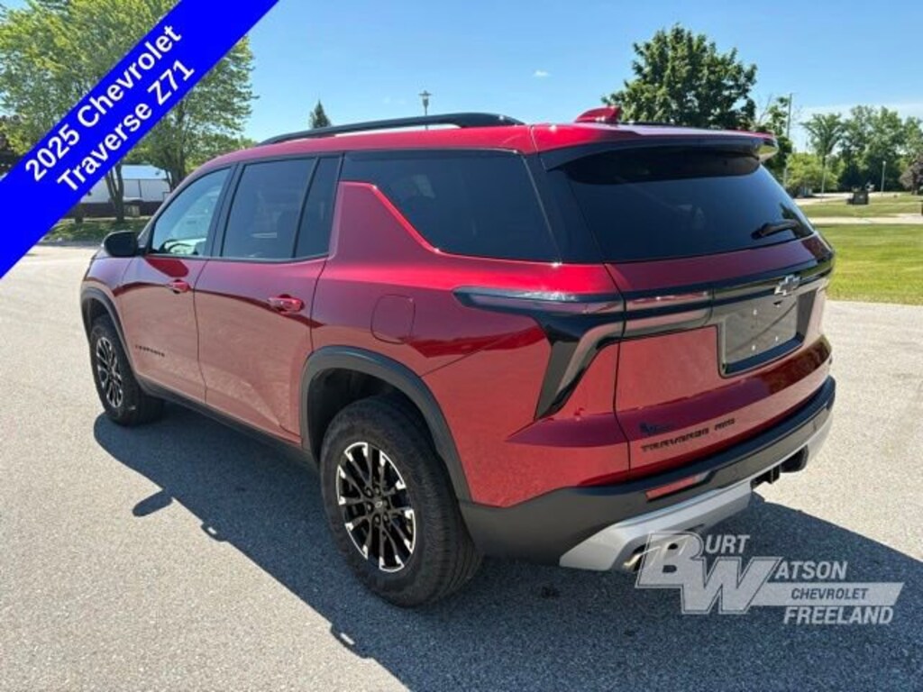 Used 2025 Chevrolet Traverse Z71 SUV