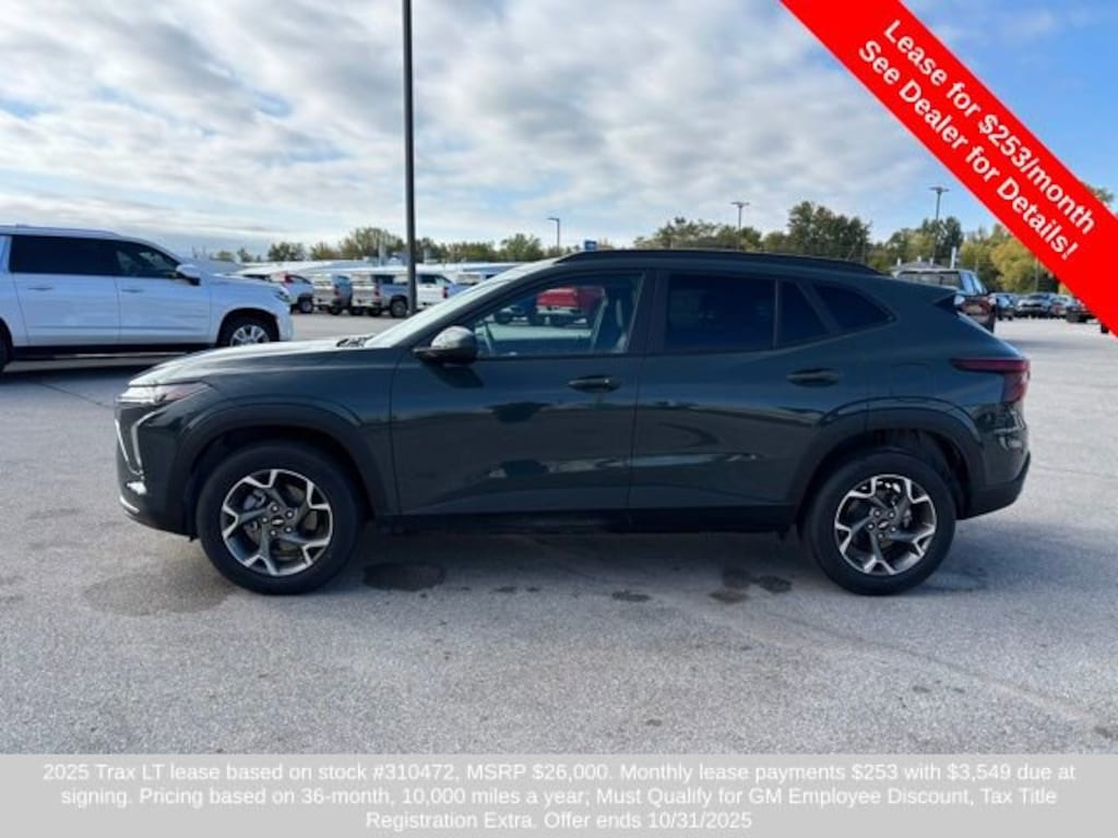 Used 2025 Chevrolet Trax LT SUV