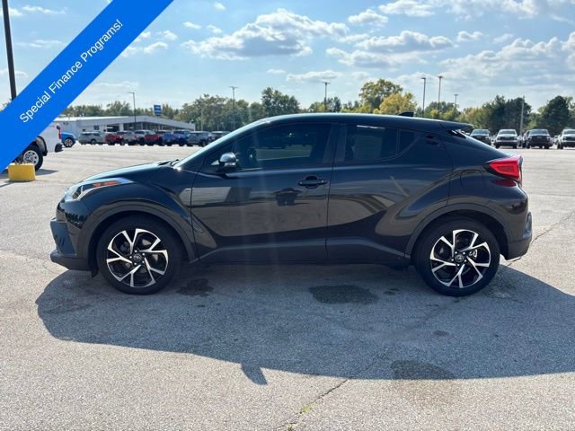 2019 Toyota C-HR XLE photo 2