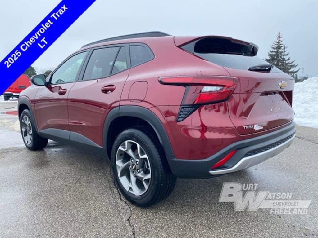 Used 2025 Chevrolet Trax LT SUV